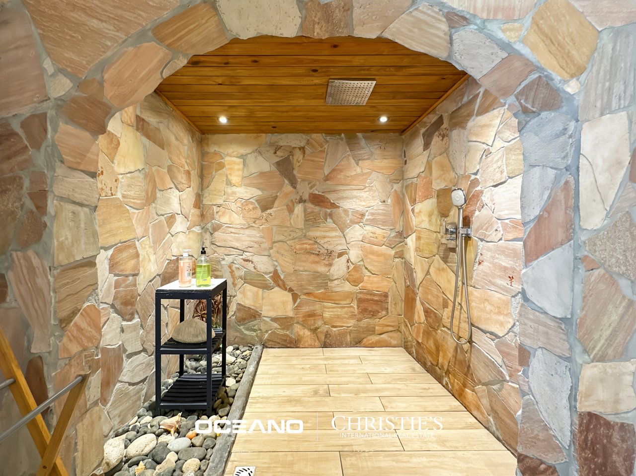 POINT BLANCHE – 5-Bedroom Villa