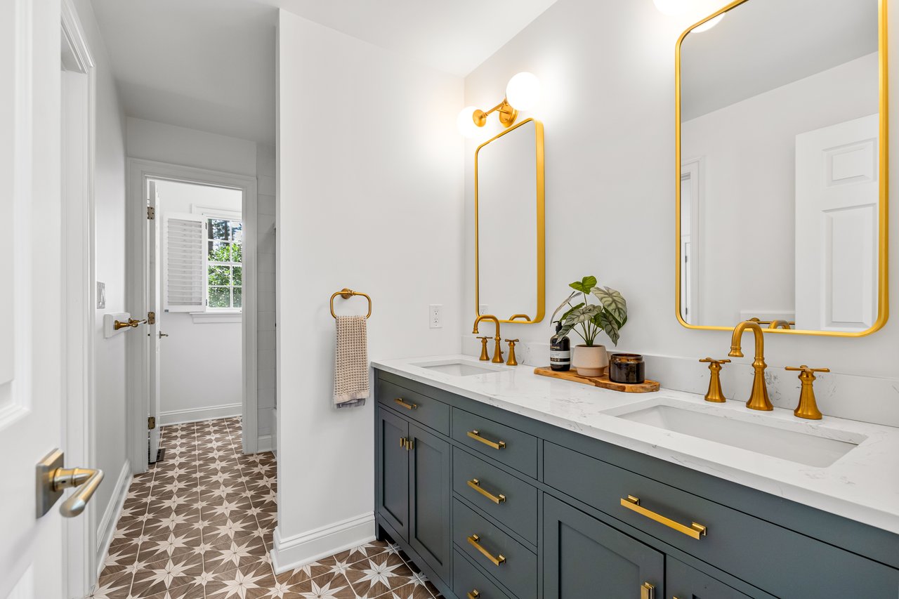 Waterford Colonial
