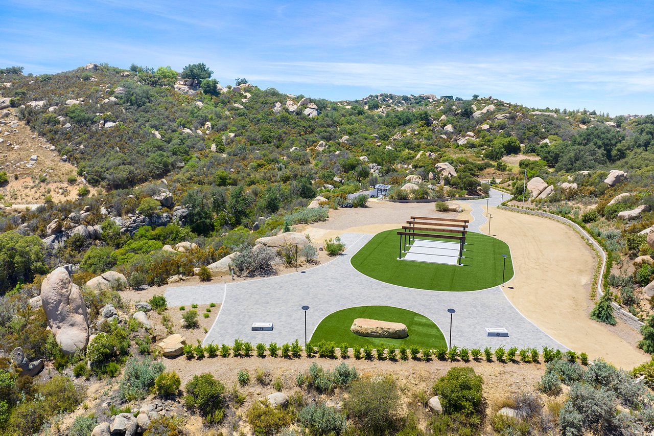 41612 Avenida de Encanto