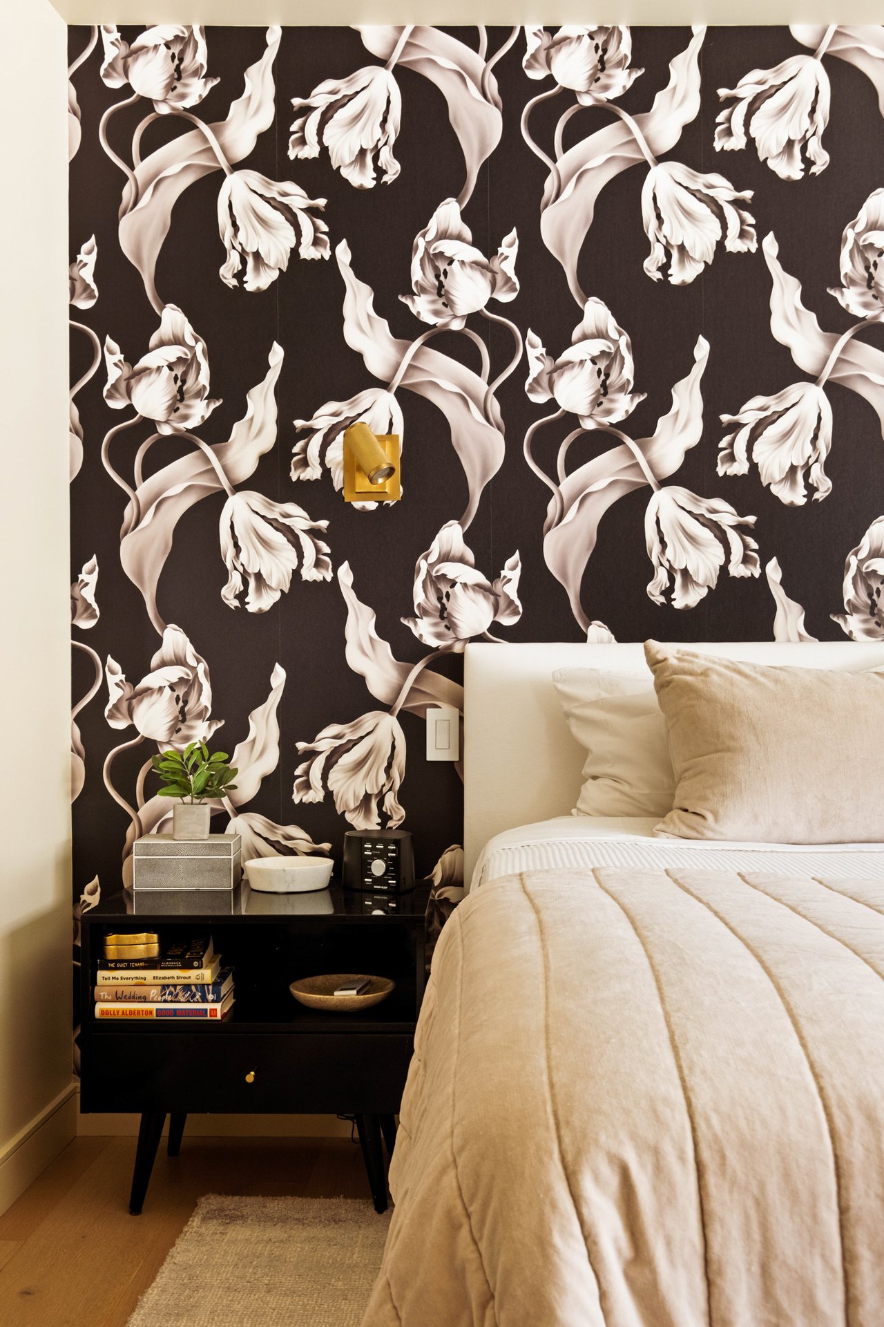  446 San Vicente Blvd #304, North of Montana