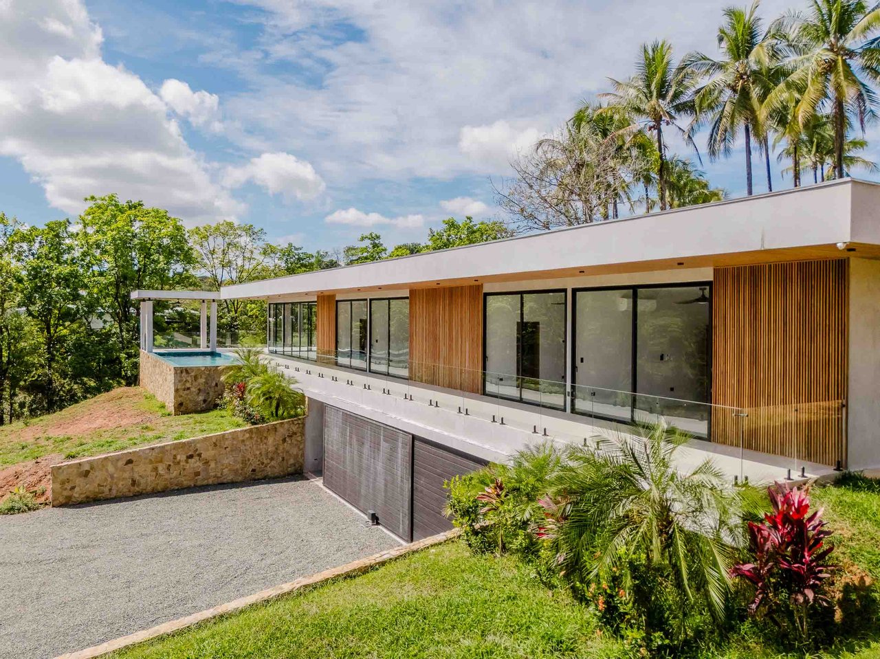 Finca Tranquila Brand New Luxury Residence