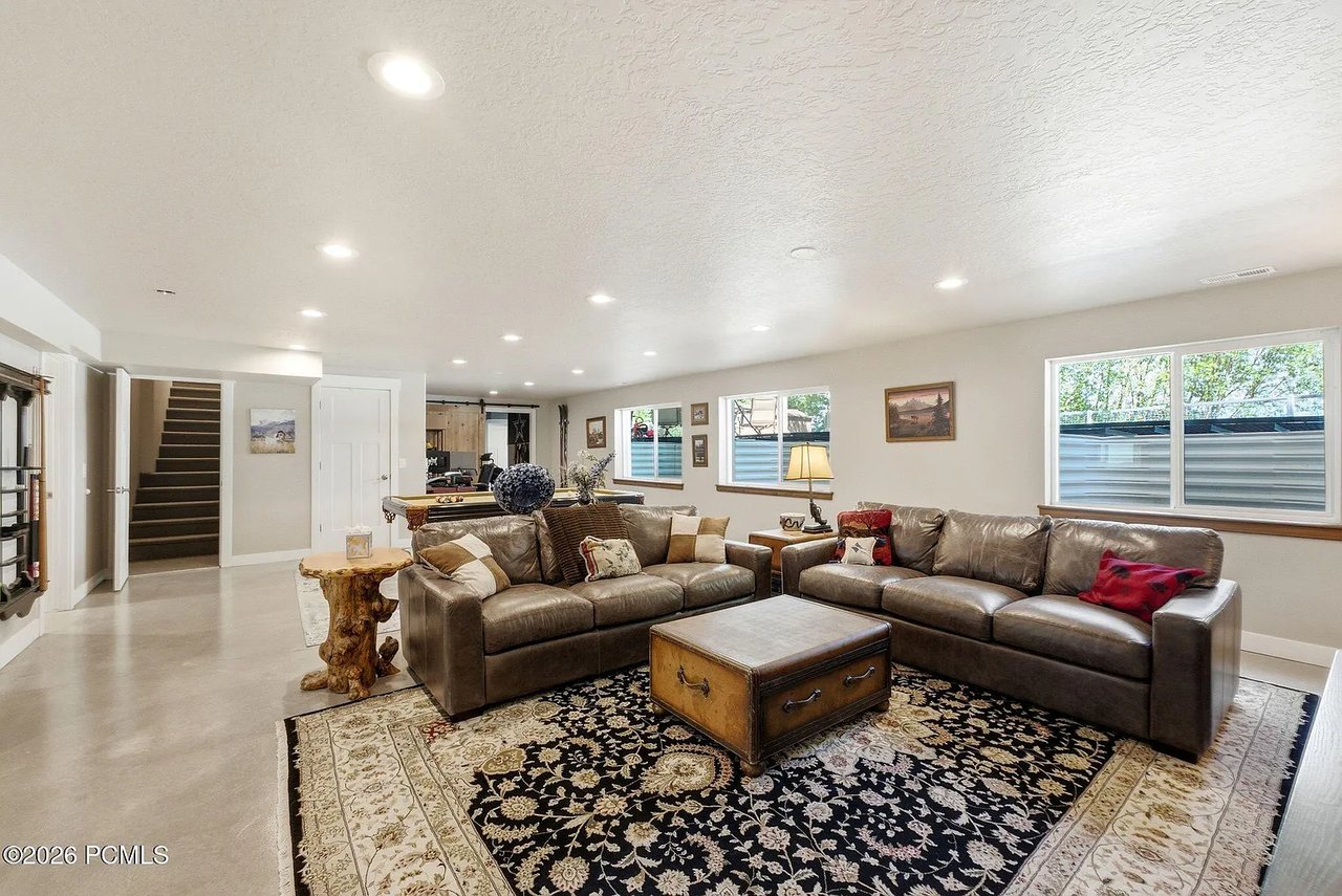 460 Scenic Heights Rd