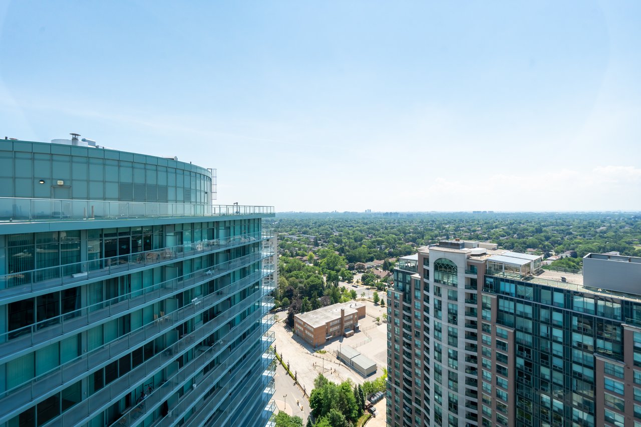 5508 Yonge St PH02