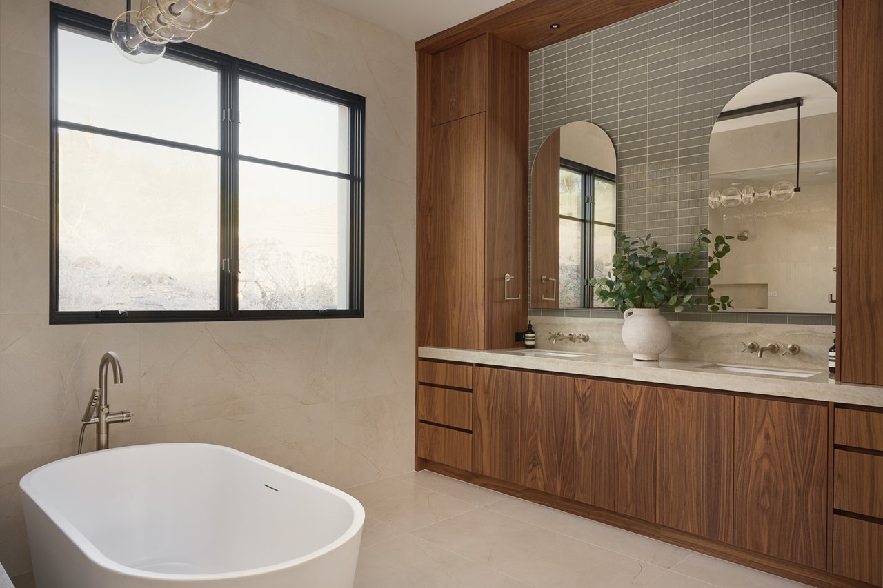 9619 N SOLITUDE Canyon