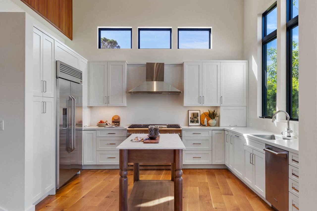 Contemporary Gem on Belvedere Island