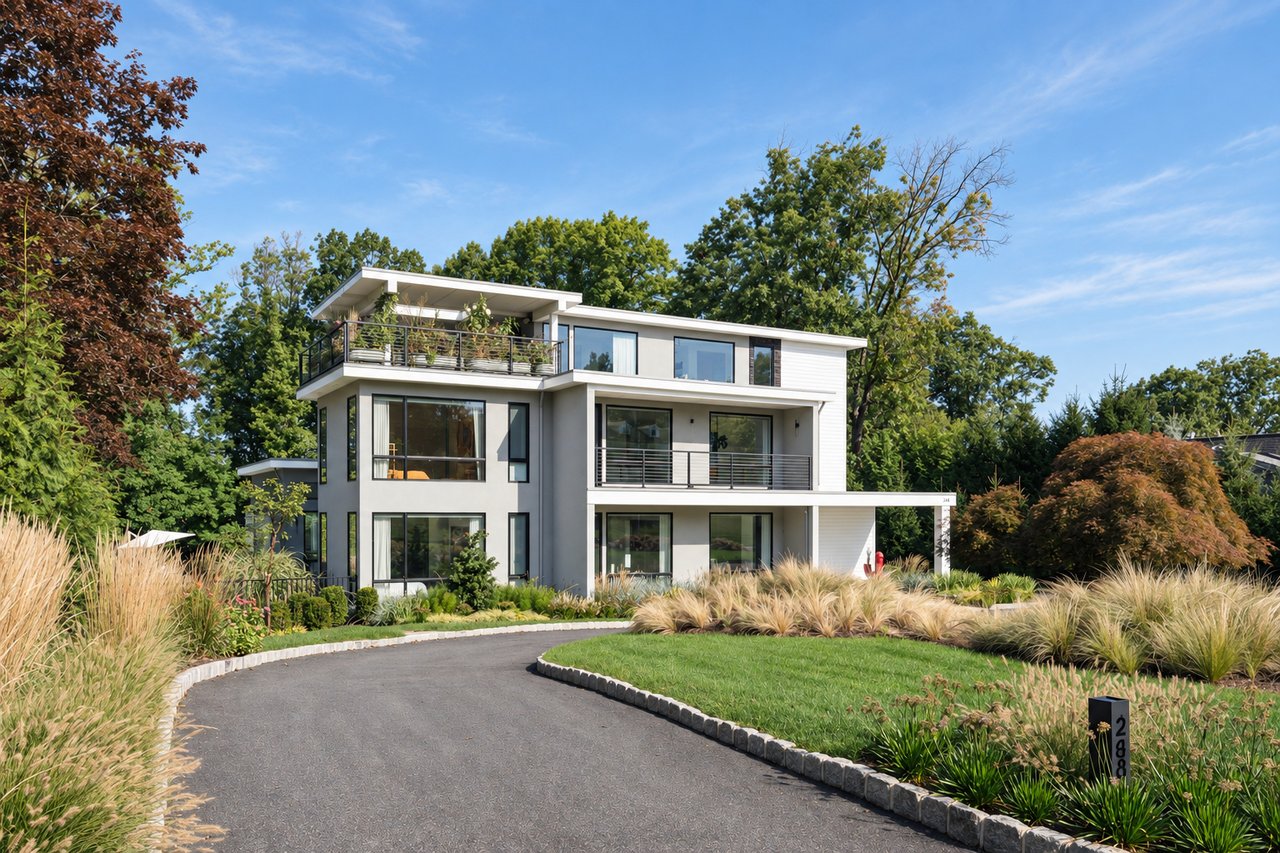 286 Hartshorn Drive, Short Hills, NJ 07078