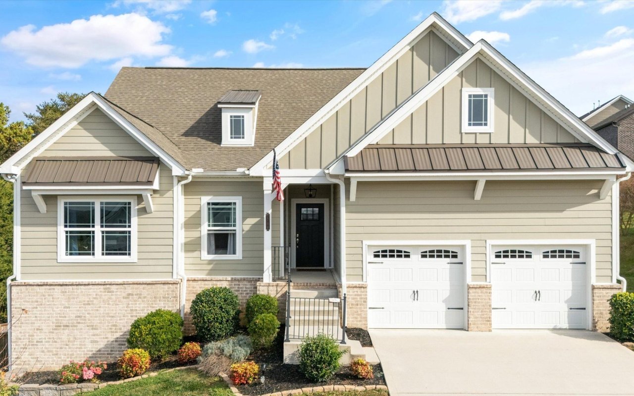 Wallace Luxury Spotlight | 2704 Tallgrass Lane Knoxville, TN 37923