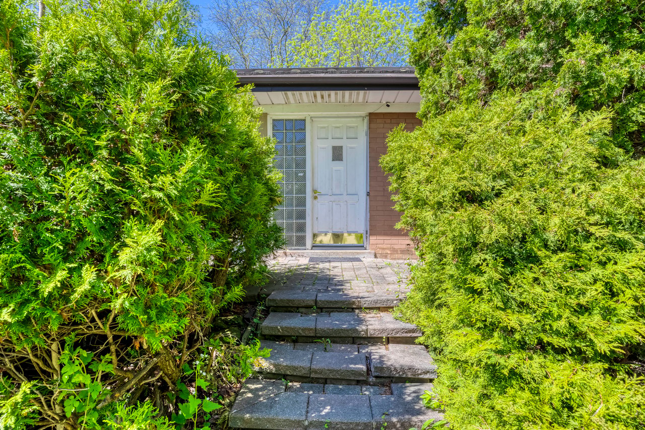 220 Woodhaven Park Dr, Oakville