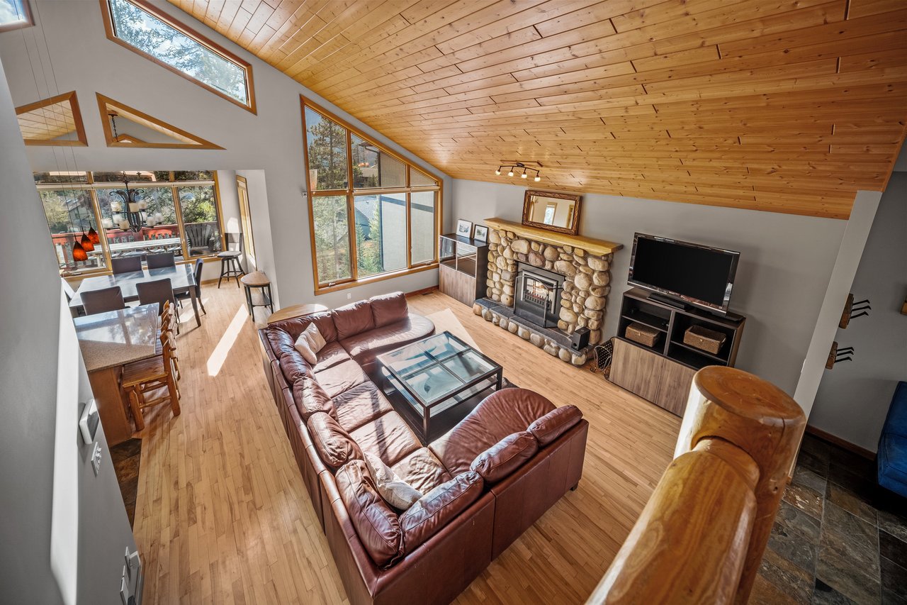 369 Eagle Heights