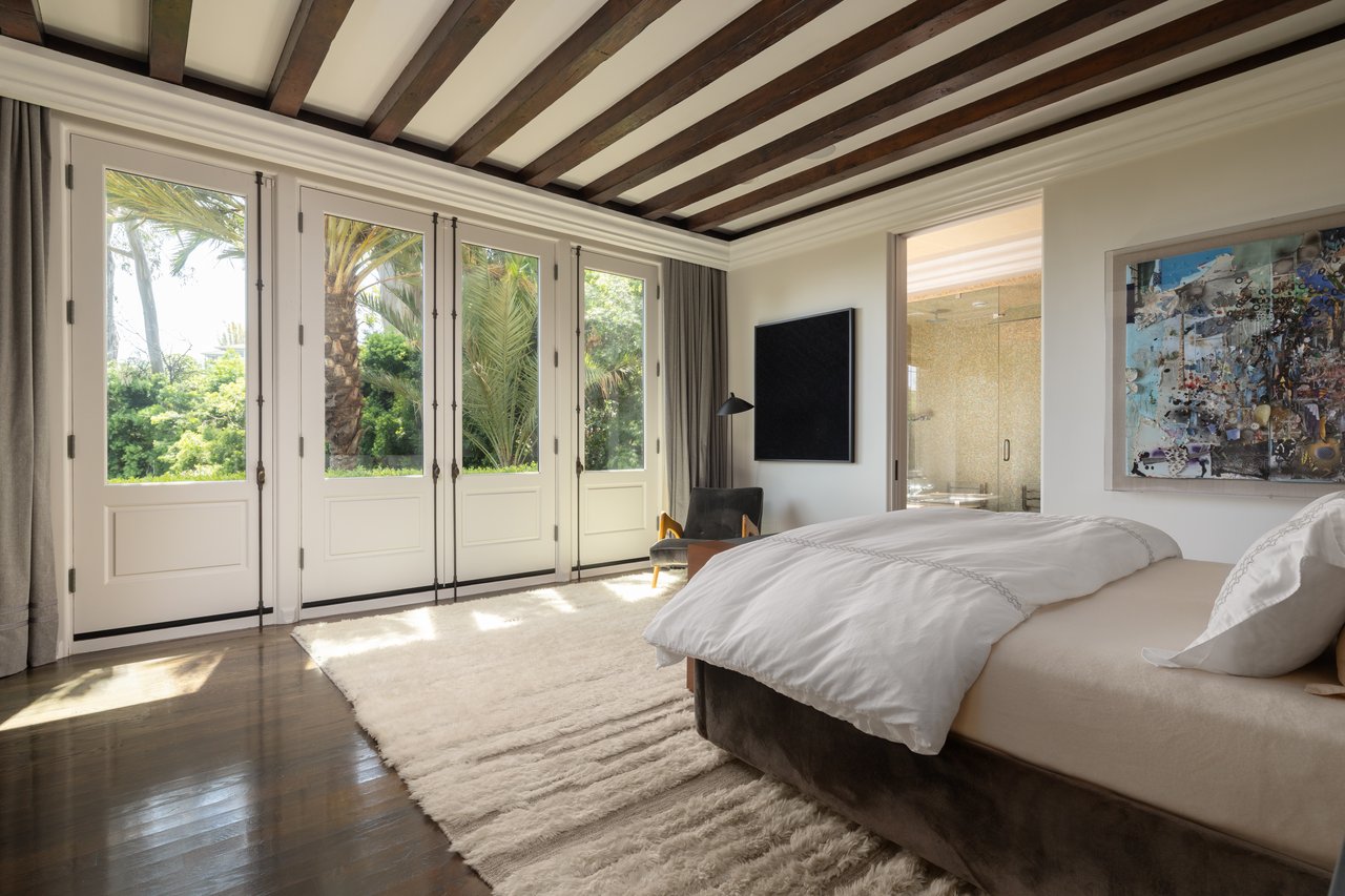 6964 Los Tilos Rd, Hollywood Hills