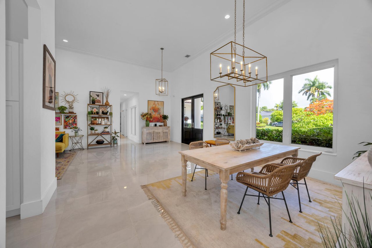 Palmetto Bay Perfection: Spacious, Serene, Stunning