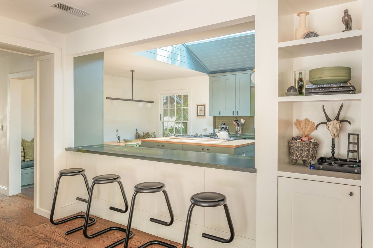 2015 Nichols Canyon Rd