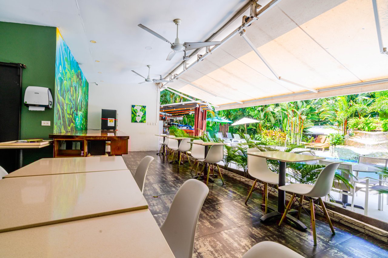 22 Unit Tropical Boutique Hotel steps from Manuel Antonio Park & Beach