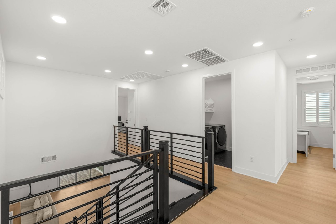 484 Windstone Crest
