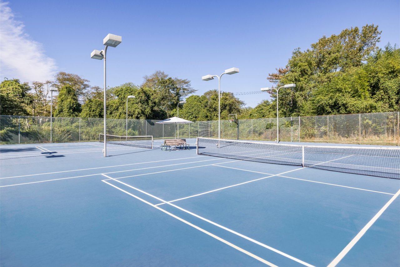 4 Reed Pond Court