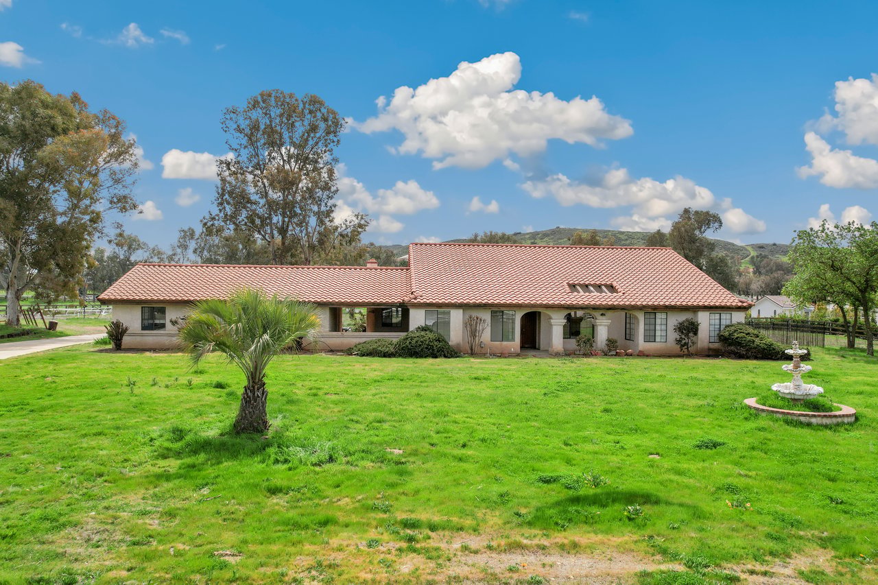 20425 Avenida Castilla