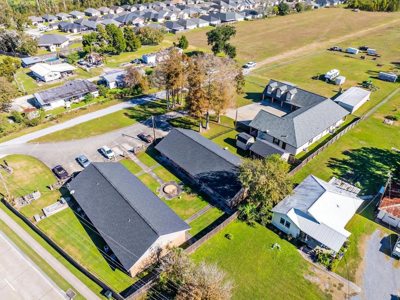 100-102 Pasture Ln