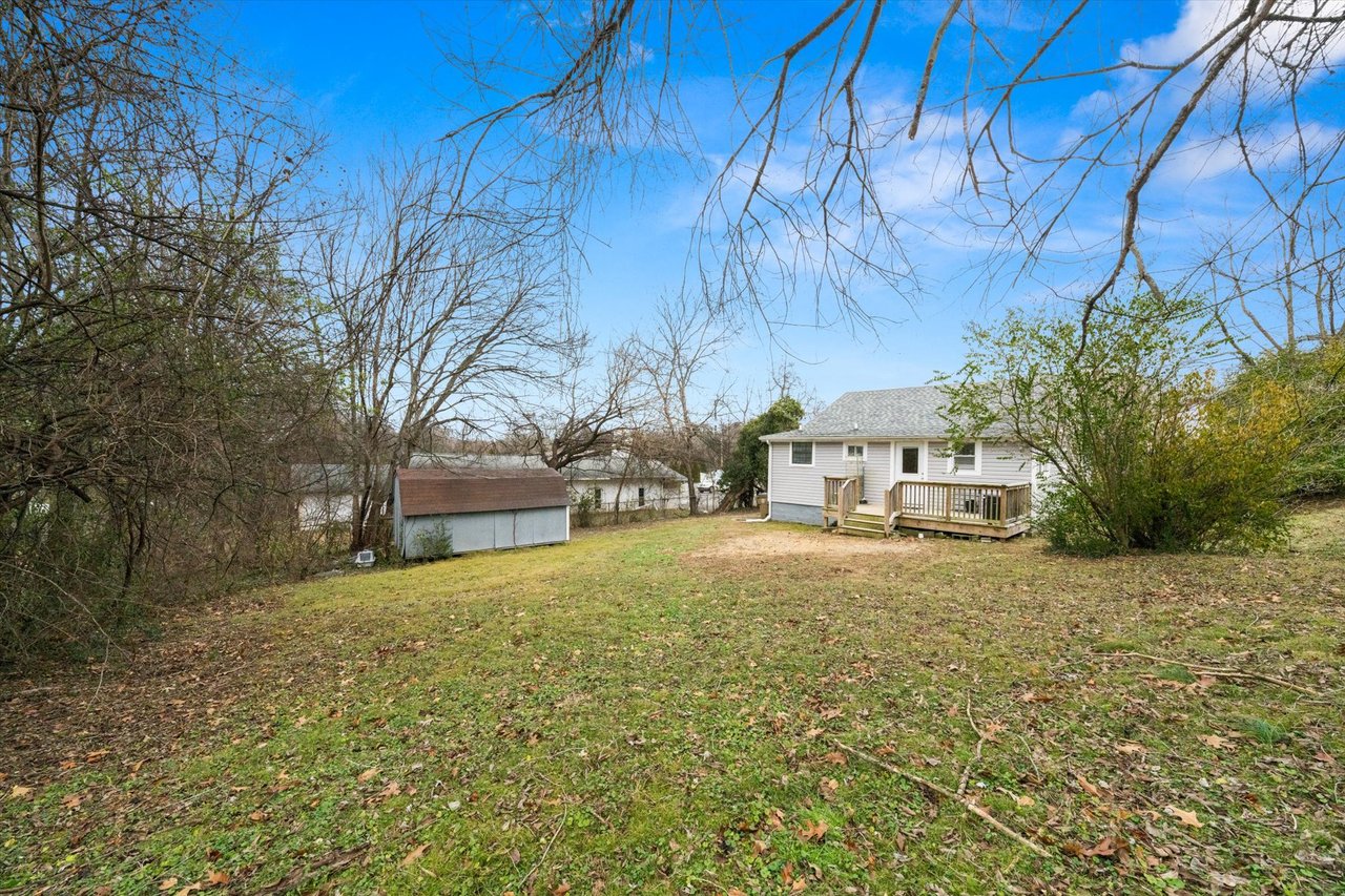 4913 Landbrook Drive: Charming Corner-Lot Cutie! 