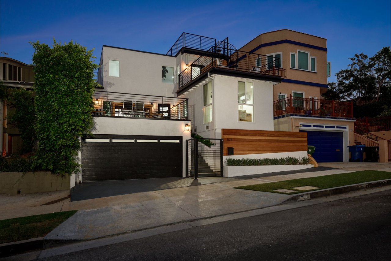 574 Mount Holyoke Ave