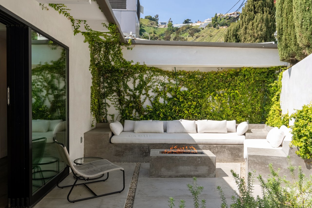 8460 Franklin Ave, hollywood hills