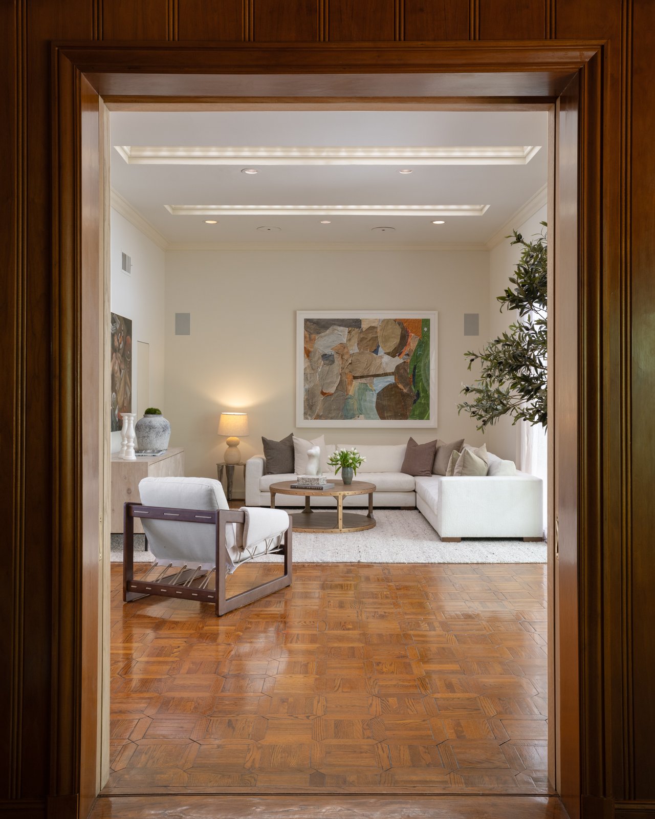 1025 N Crescent Dr, Beverly Hills