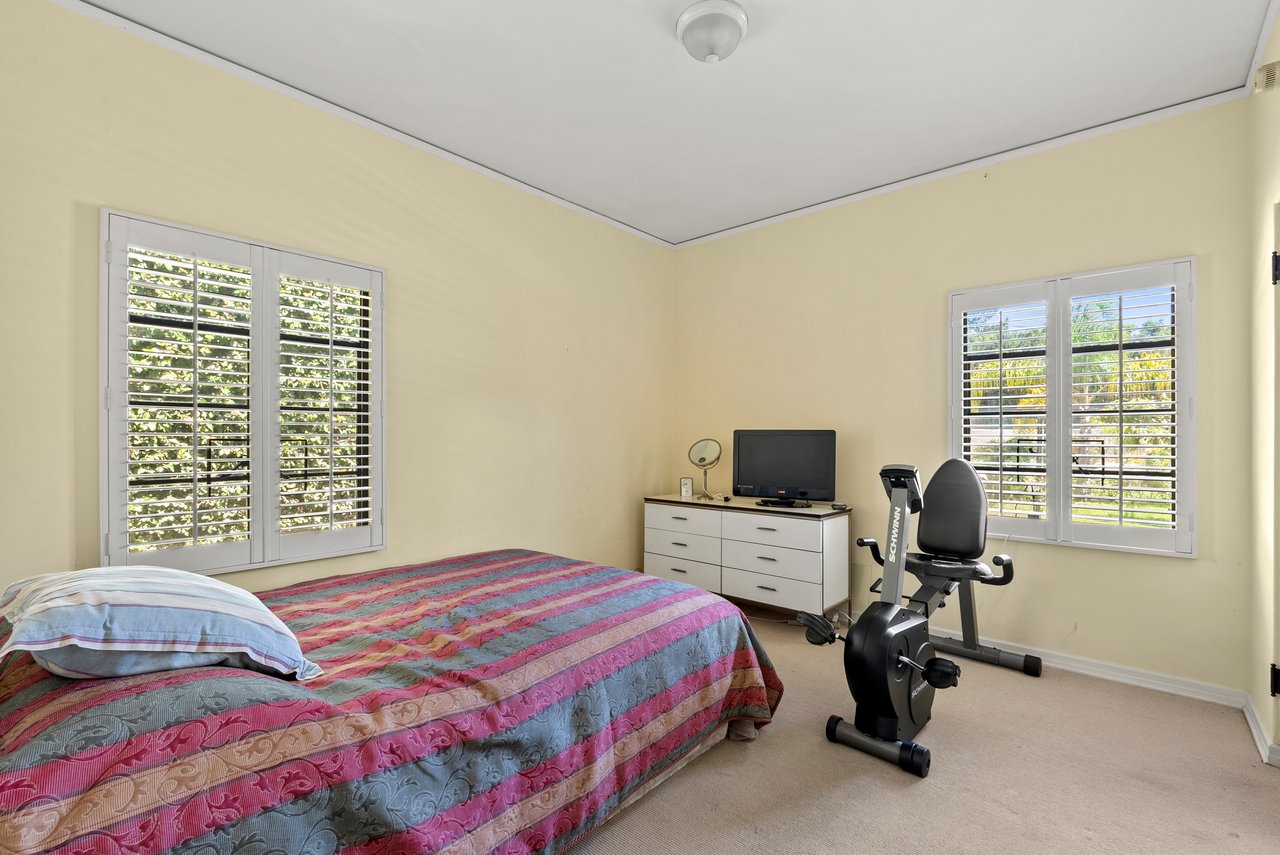 706 N Maple Dr, Beverly Hills