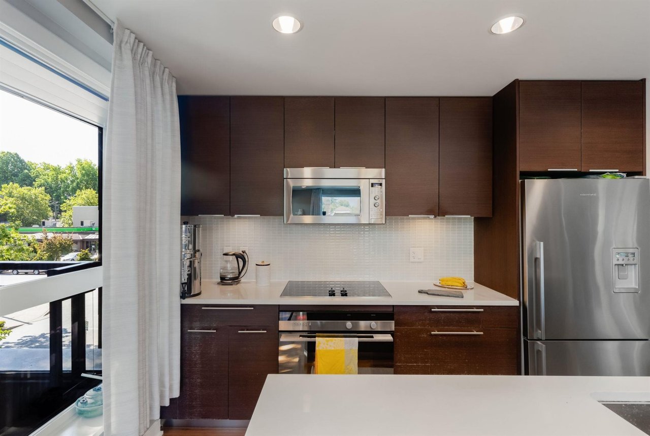 2481 Waterloo St, #301