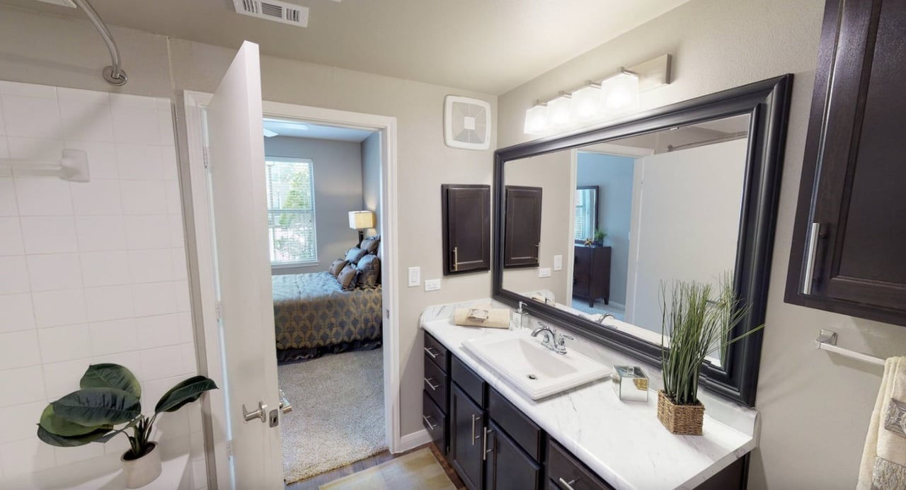 Wonderful 1/1 living south of Austin downtown