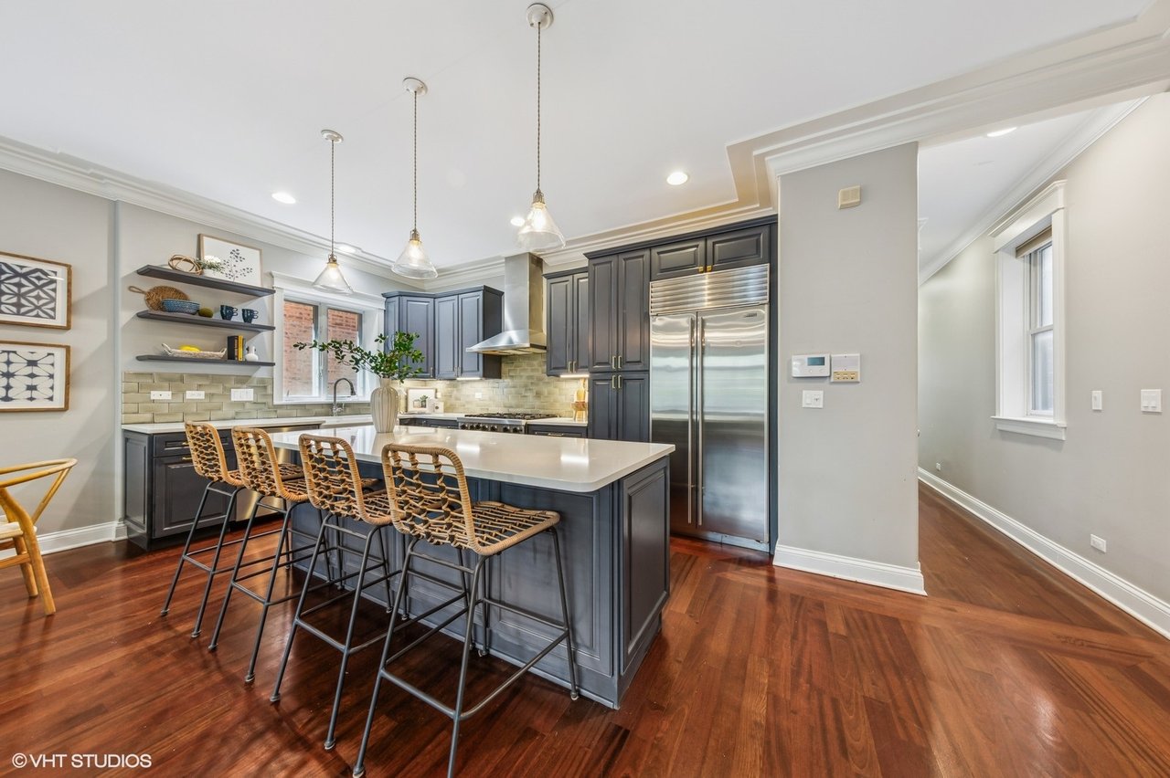 1244 W Cornelia Unit 1 