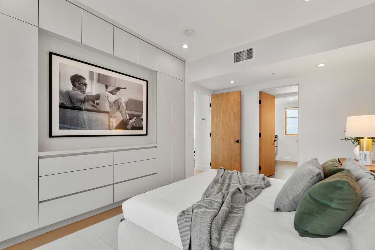 1033 N Vista St, West Hollywood