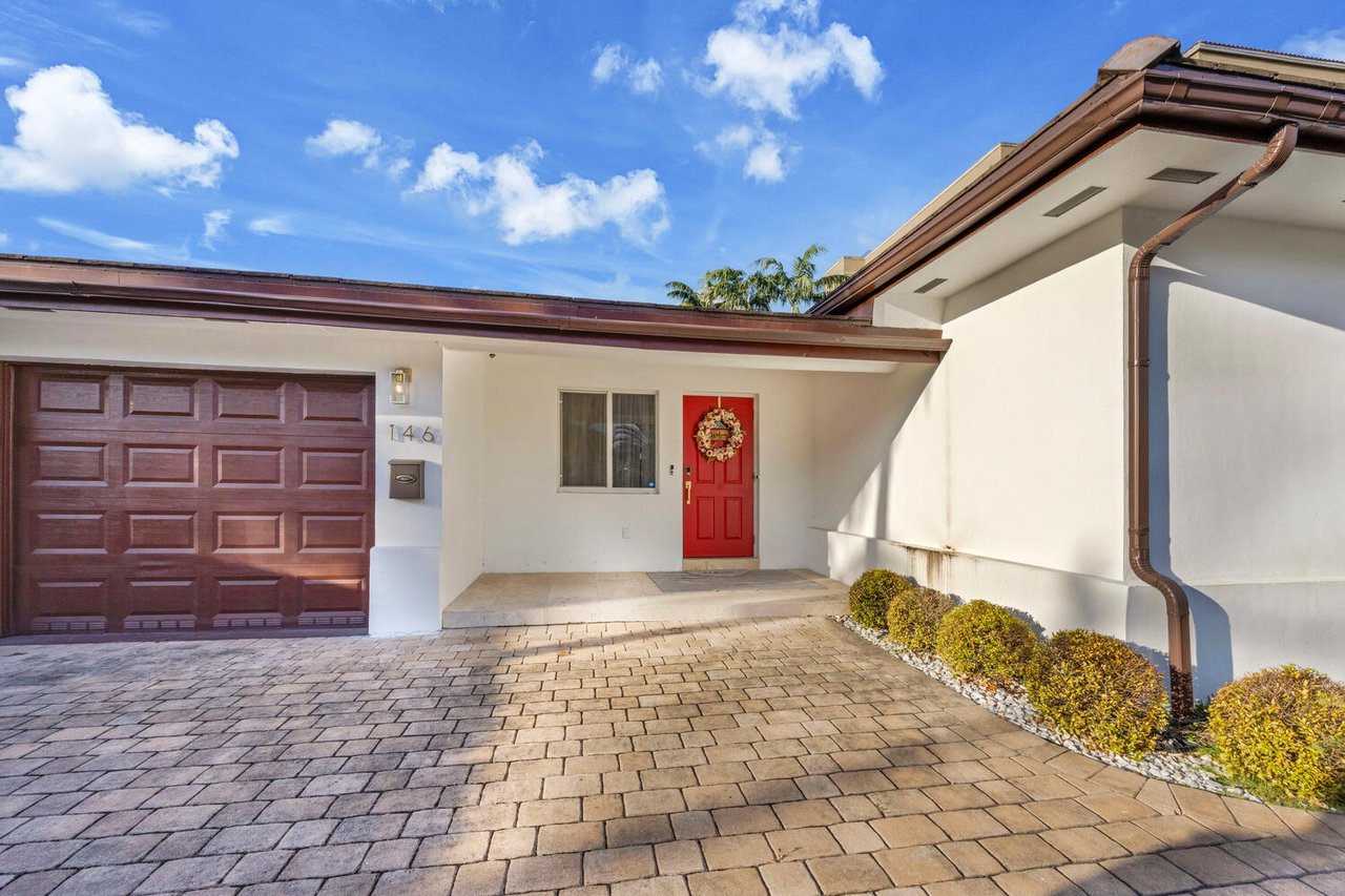 Convenient and Charming Coral Gables Retreat
