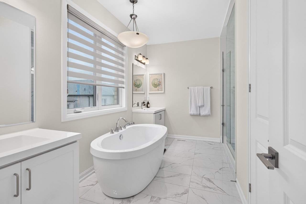 3364 Vernon Powell Drive, Oakville