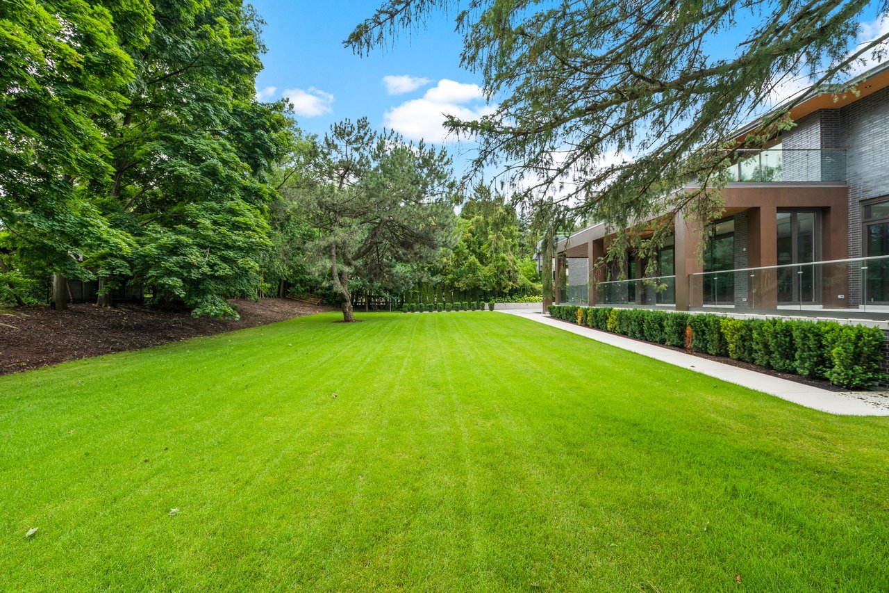 Uniquely Distinguished Property