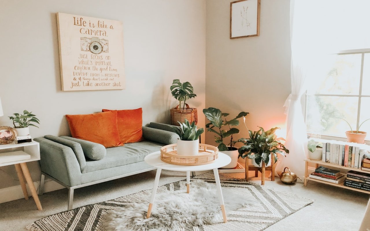 Why You Should “Reset” Your Living Room to Minimize Clutter