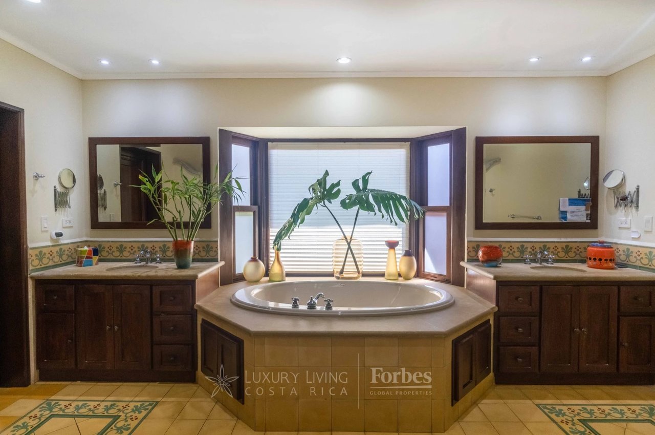 19759 - Architectural Hacienda Style Luxury Villa inTranquil Natural Oasis