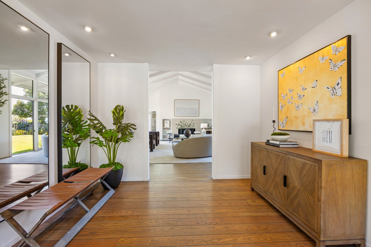 Rare 1+ Acre Dream Site