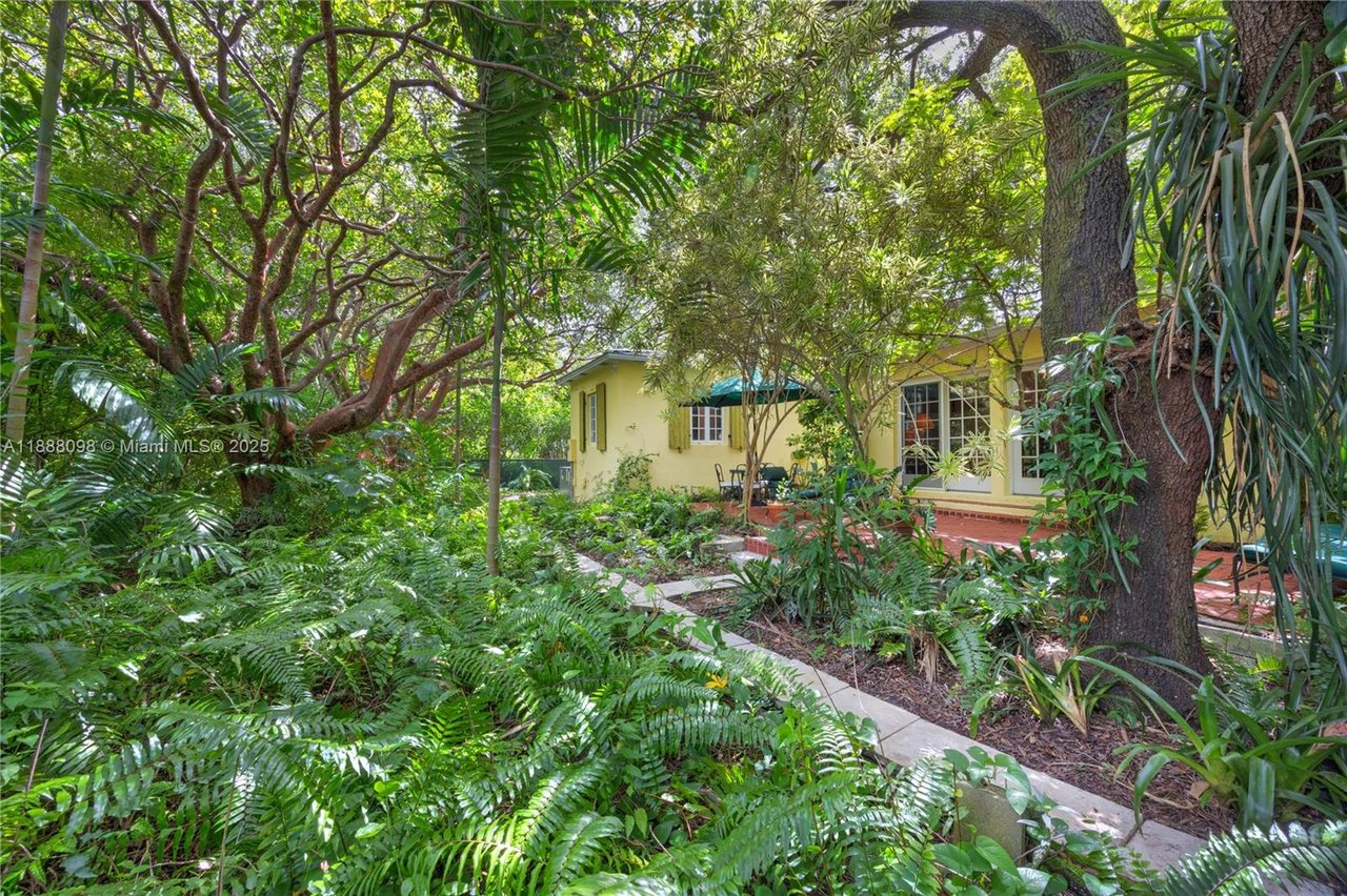 1 Grove Isle | Unit A908