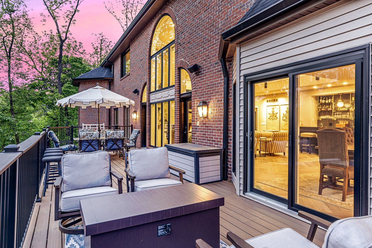 11 Lake Forest Court W