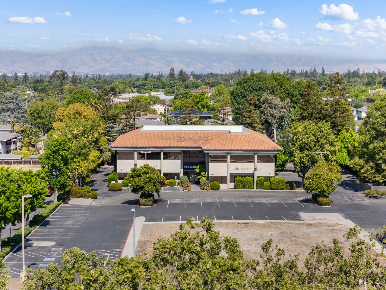 992 S De Anza Blvd
