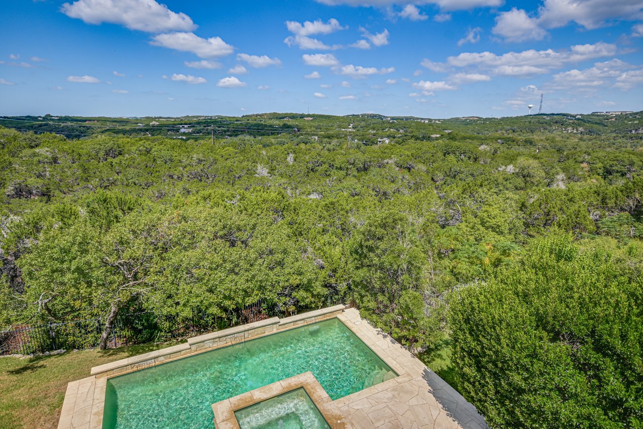1812 Chalk Rock Cove