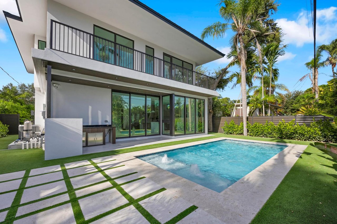 Sophisticated New Construction in the Heart of Miami