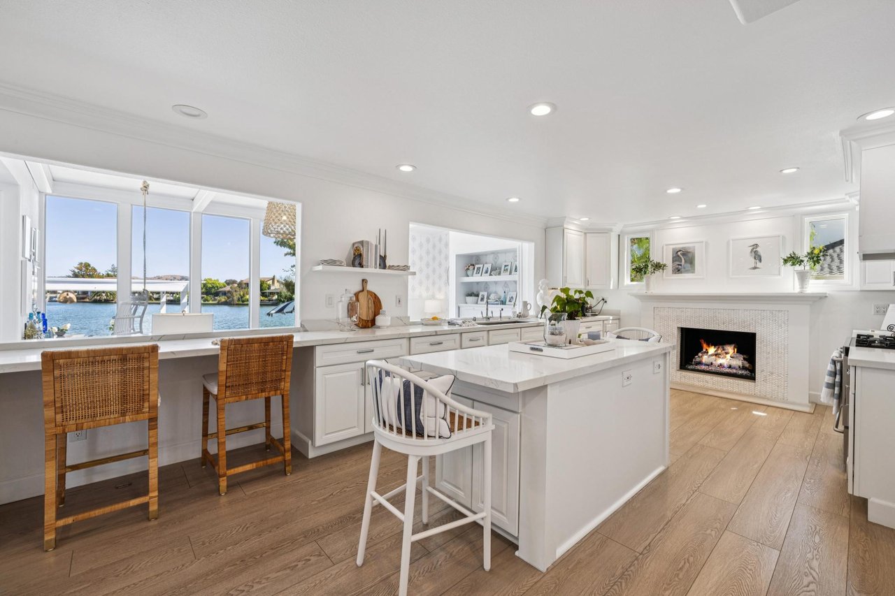 427 Riviera Circle