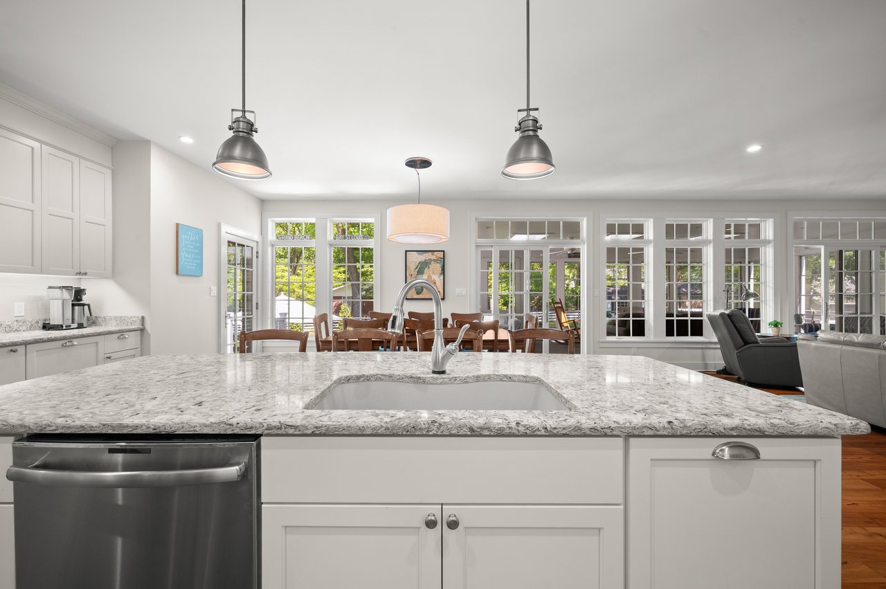 47118 Oak Avenue, Grand Beach, MI 49117