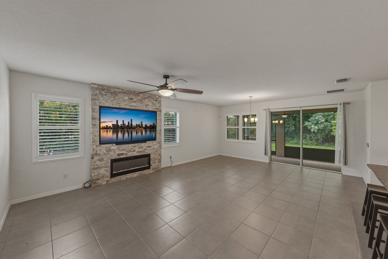 12322 EASTPOINTE DR