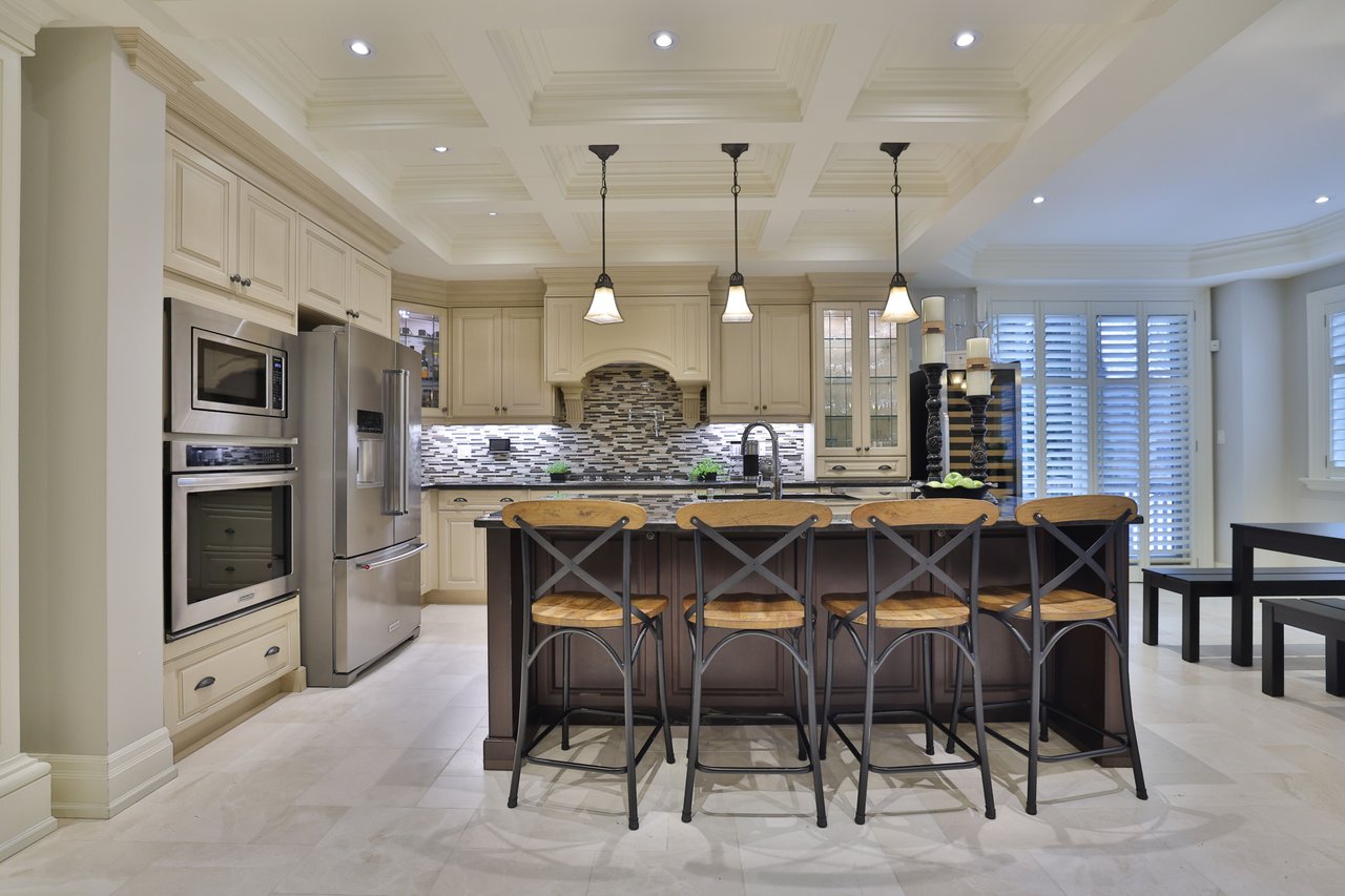 390 Seaton Drive, Oakville