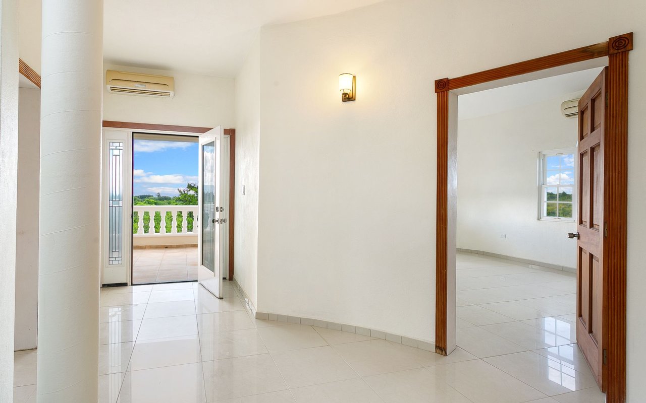 Resort Edge Villa / Les Sotto Voce