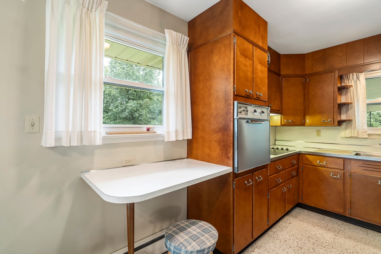 2186 Polk Valley Road