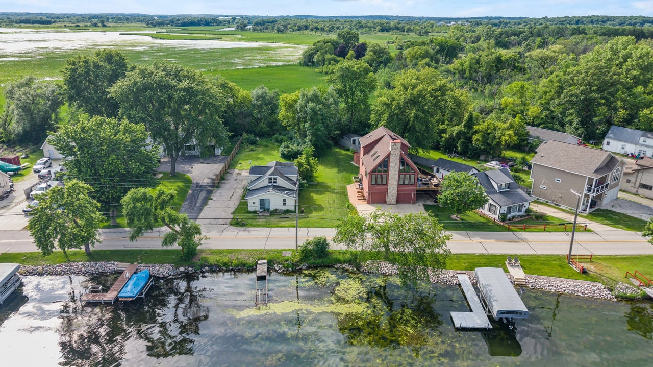 7110 N Tichigan Rd Waterford