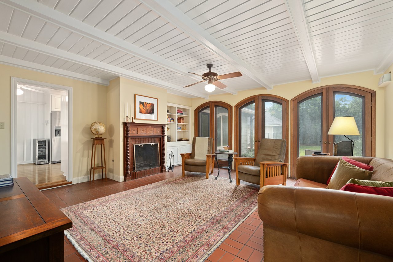 1311 Kent Lane