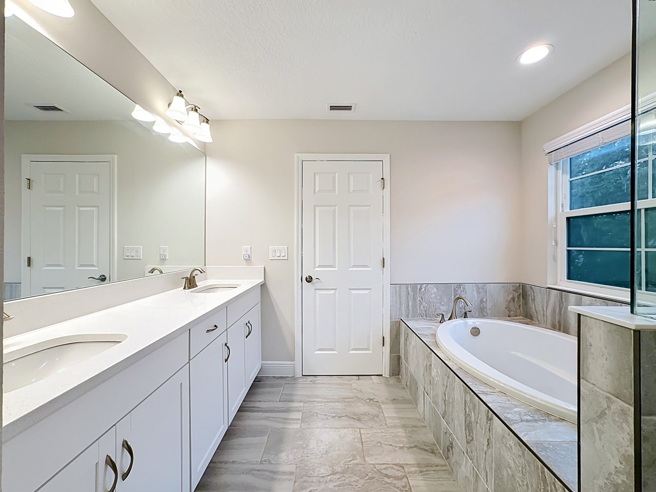 Move-In Ready Pelican in Hawkstone — No Builder Wait, $40K in Upgrades